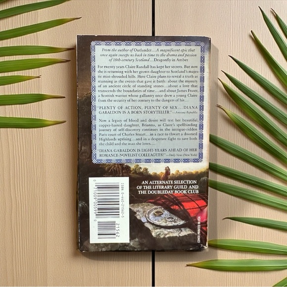 Dragonfly in Amber by Diana Gabaldon – Vintage 1992 Paperback – Outlander Book 2 - Picture 2 of 9